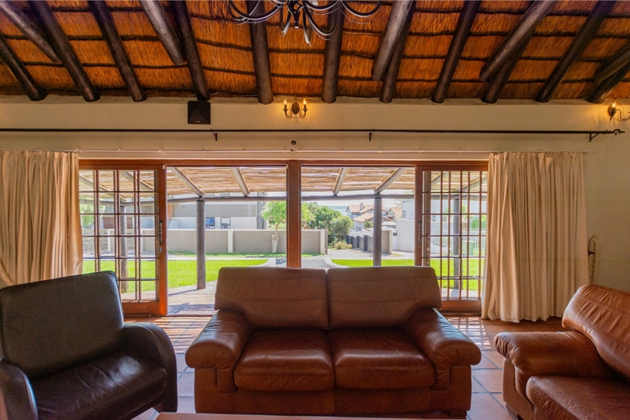 5 Bedroom Property for Sale in Myburgh Park Western Cape